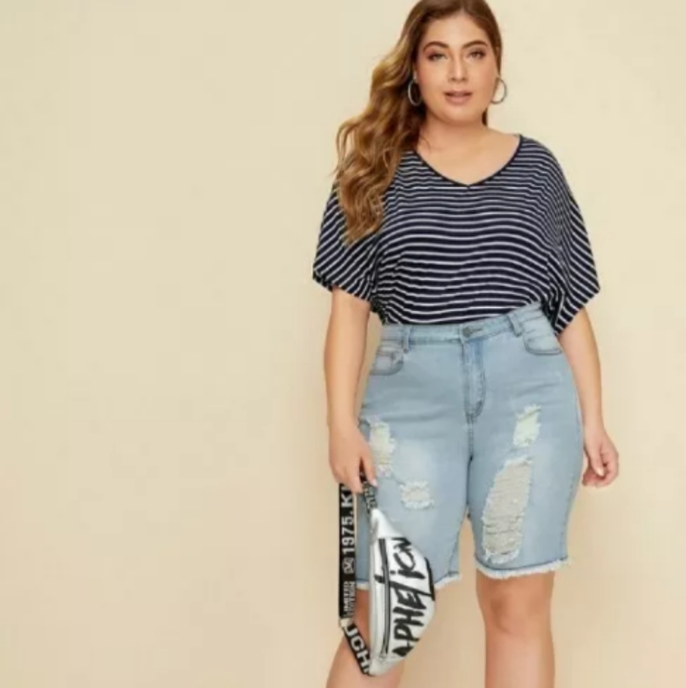 New SHEIN denim distressed capris 2X